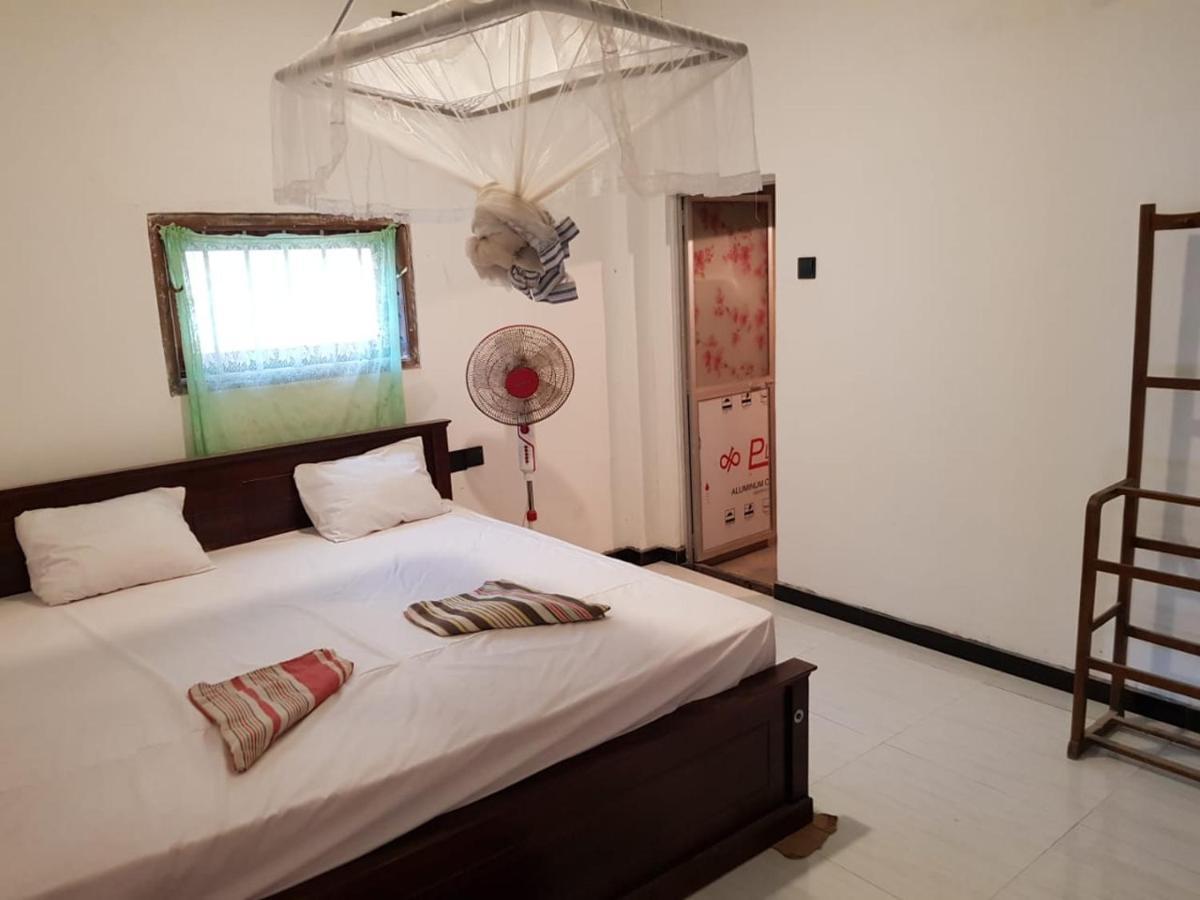 Jungle Reef Rest Hotel Mirissa Bagian luar foto