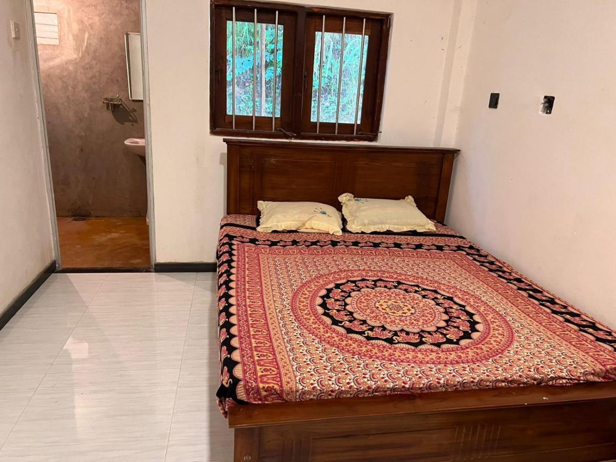 Jungle Reef Rest Hotel Mirissa Bagian luar foto